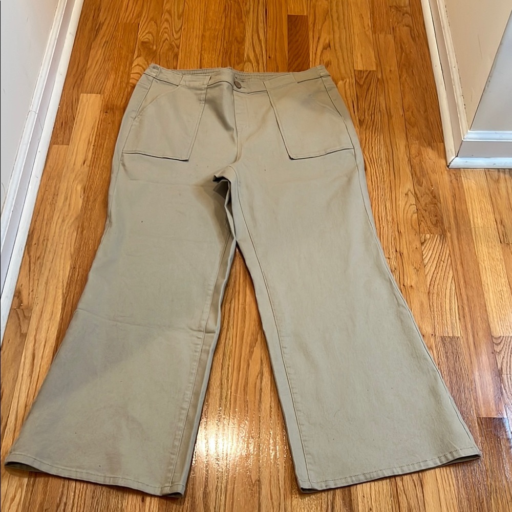 DG2 Diane Gillman Khaki Wide-Leg Pants